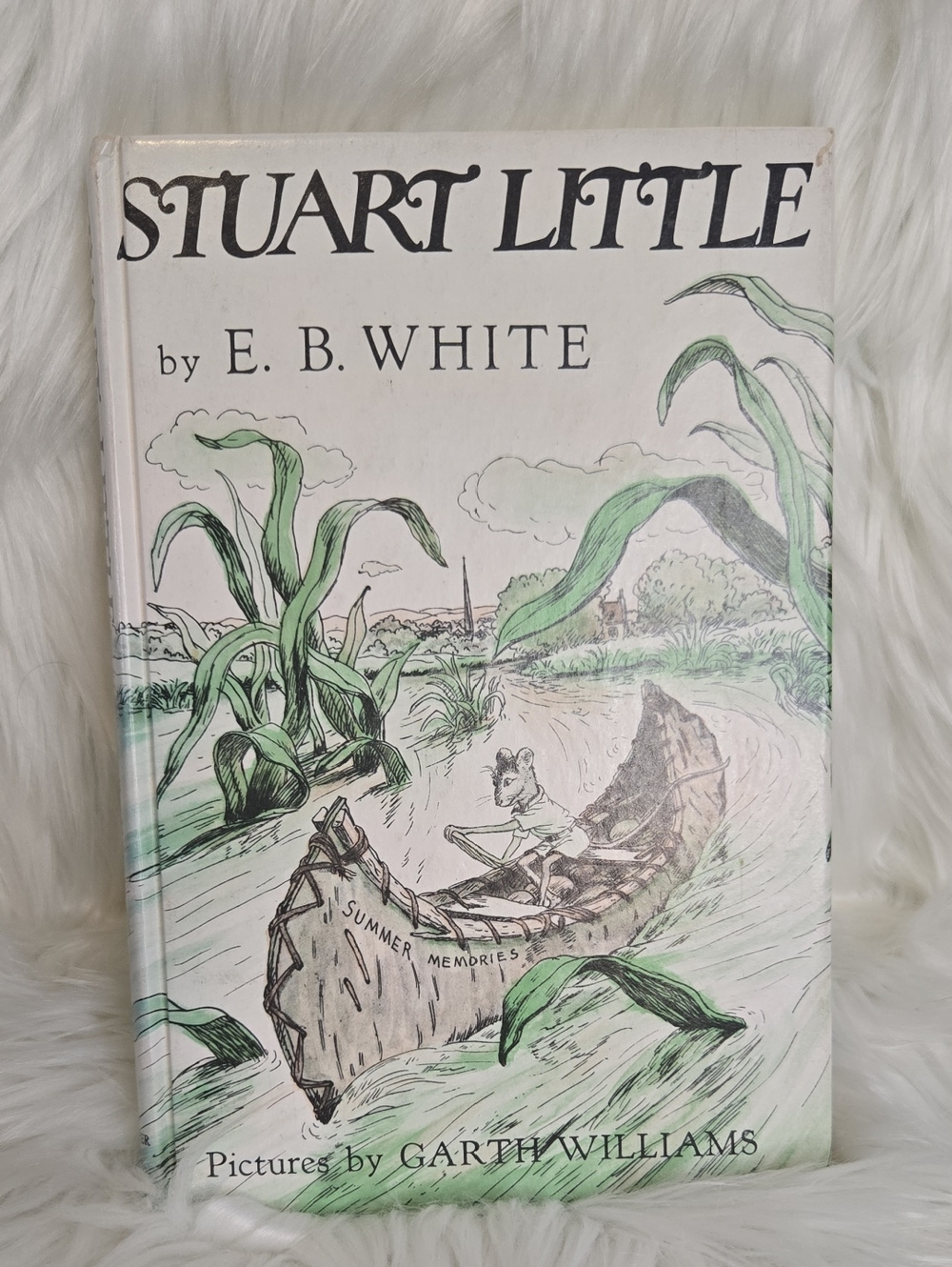 Stuart Little by E.B. White. 1945 Original. Vintage And GOOD CONDITION Hardback